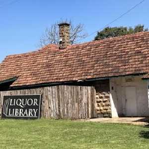 liquor-library-01